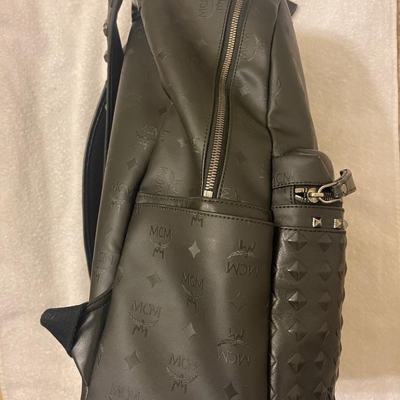 ❌SOLD❌Extra large MCM backpack in excellent condition - Picture 4 of 11